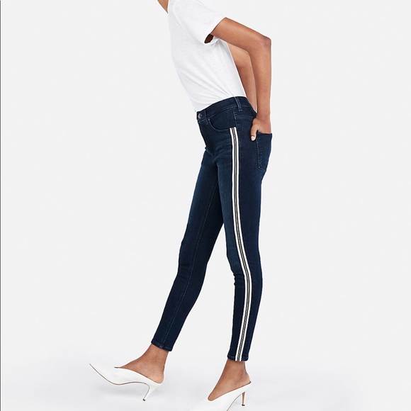 Express Denim - NWOT. HIGH WAISTED SIDE STRIPE ANKLE LEGGINGS.